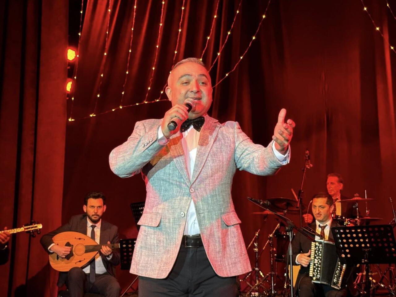 В Театре песни имени Рашида Бейбутова состоялся ретро-вечер «Хиты 80-х»