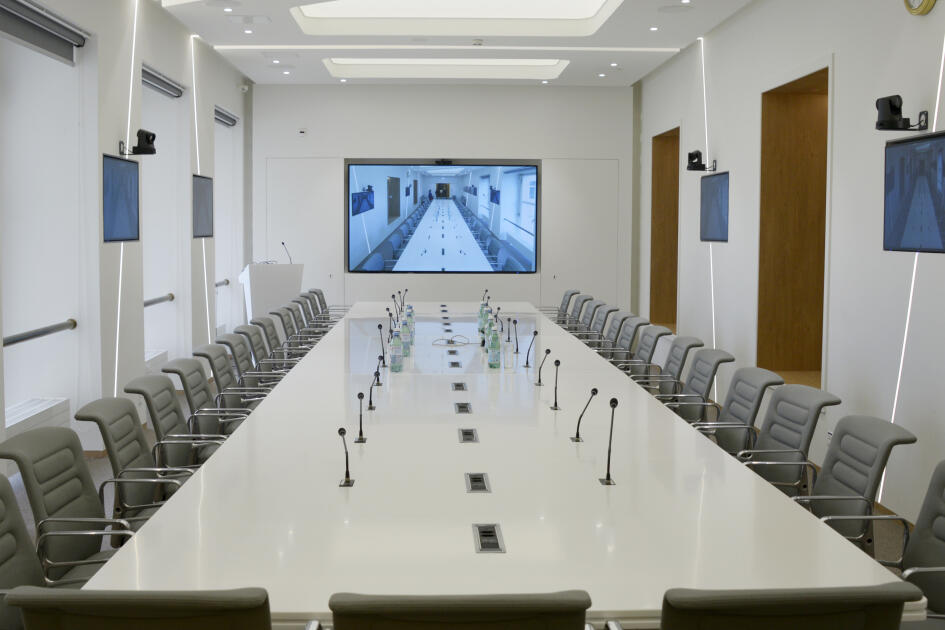 Heydər Əliyev Fondunun vitse-prezidenti Leyla Əliyeva BMT-nin Cenevrə ofisində “Azərbaycan otağı” ilə tanış olub