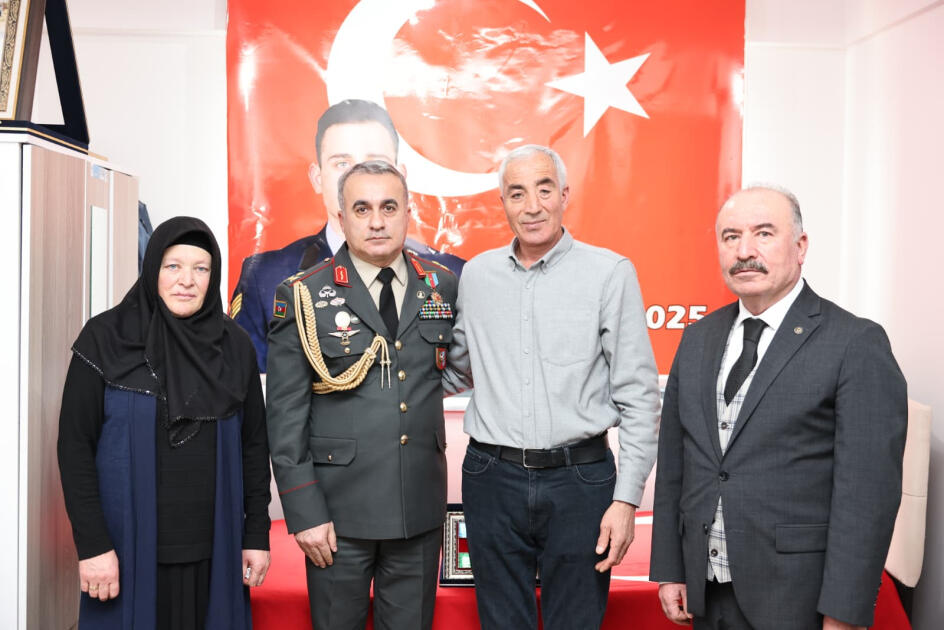 Военный атташе Азербайджана посетил семьи шехидов в двух провинциях Турции