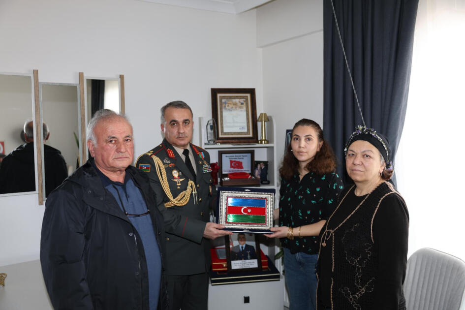 Военный атташе Азербайджана посетил семьи шехидов в двух провинциях Турции