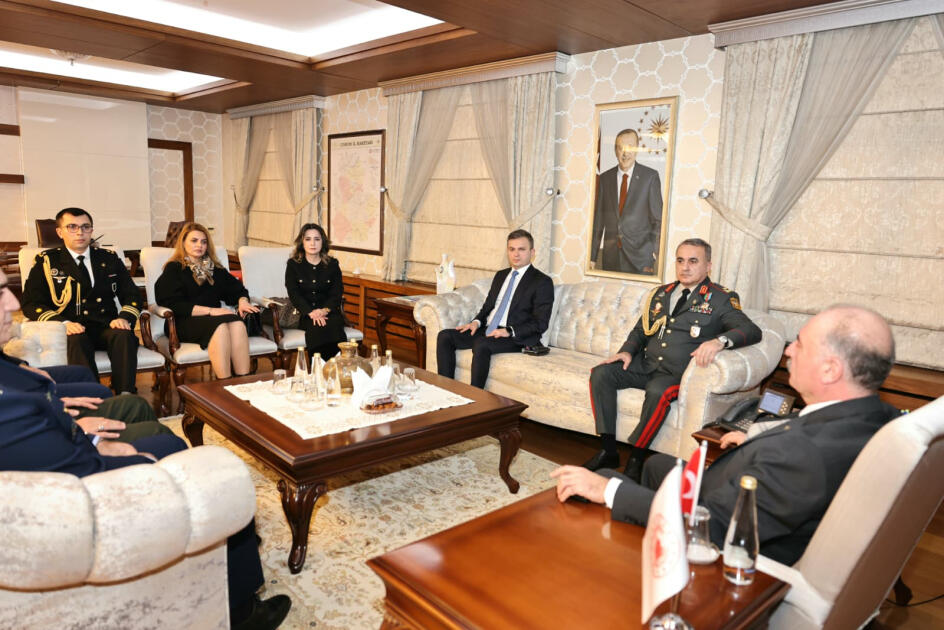 Военный атташе Азербайджана посетил семьи шехидов в двух провинциях Турции