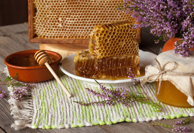 Врач развеял миф о том, что мед лечит