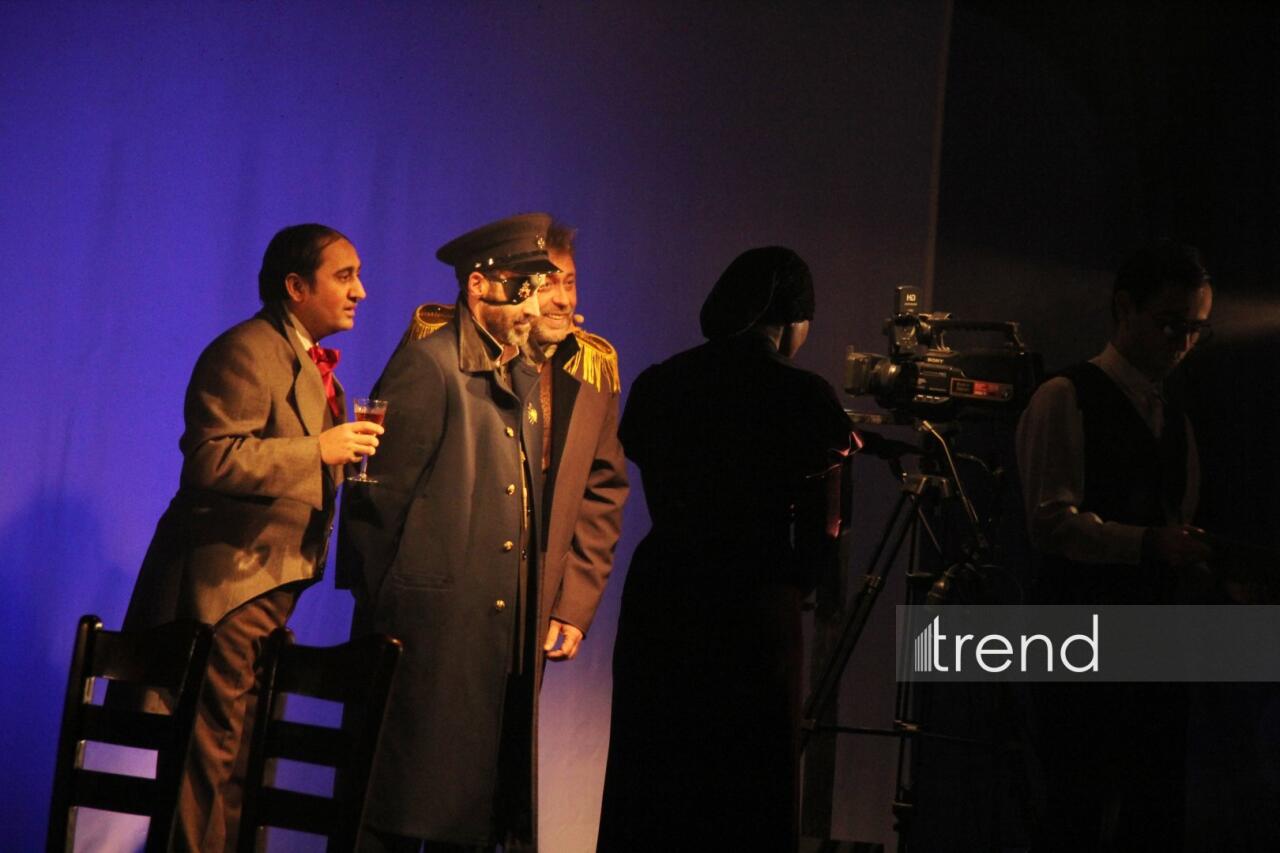 Деньги меняют не только облик города, но и самих людей... – "Нефтяной бум улыбается всем" в Баку встречен овациями