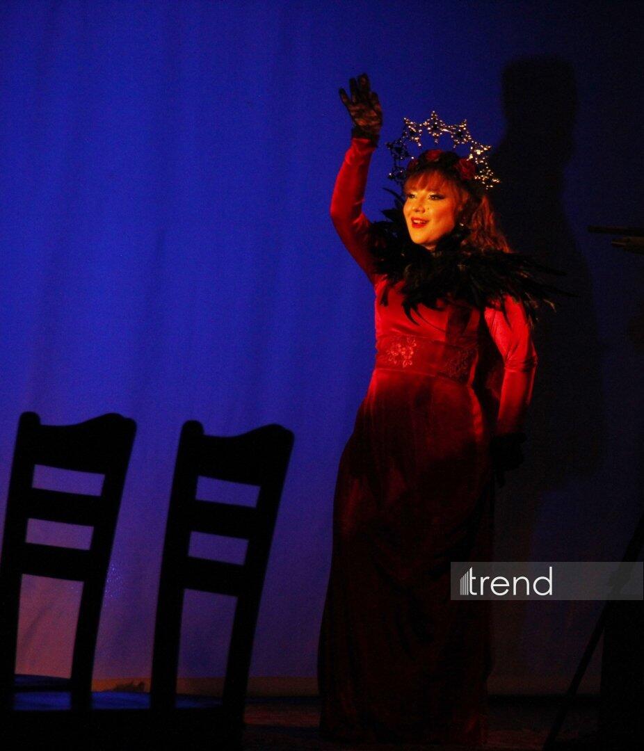 Деньги меняют не только облик города, но и самих людей... – "Нефтяной бум улыбается всем" в Баку встречен овациями