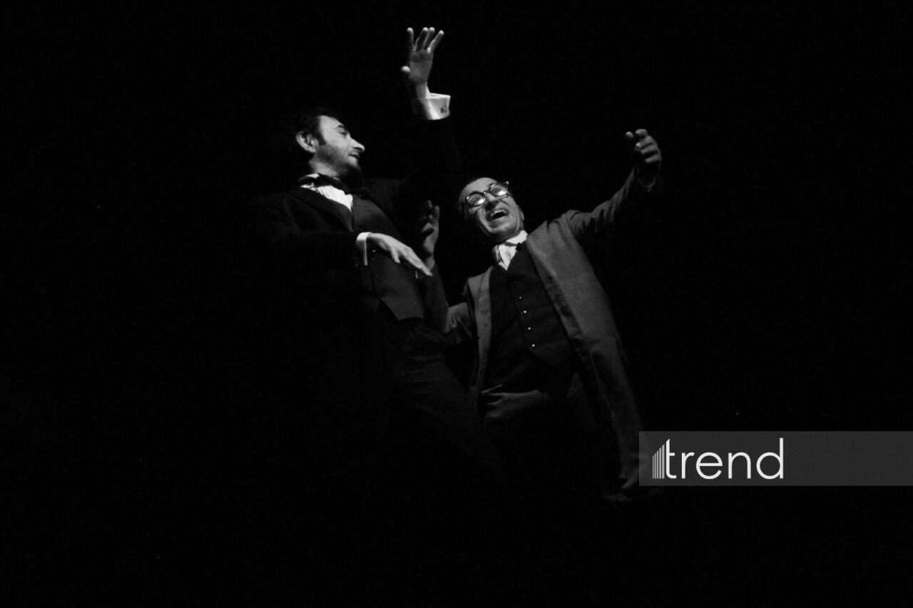 Деньги меняют не только облик города, но и самих людей... – "Нефтяной бум улыбается всем" в Баку встречен овациями