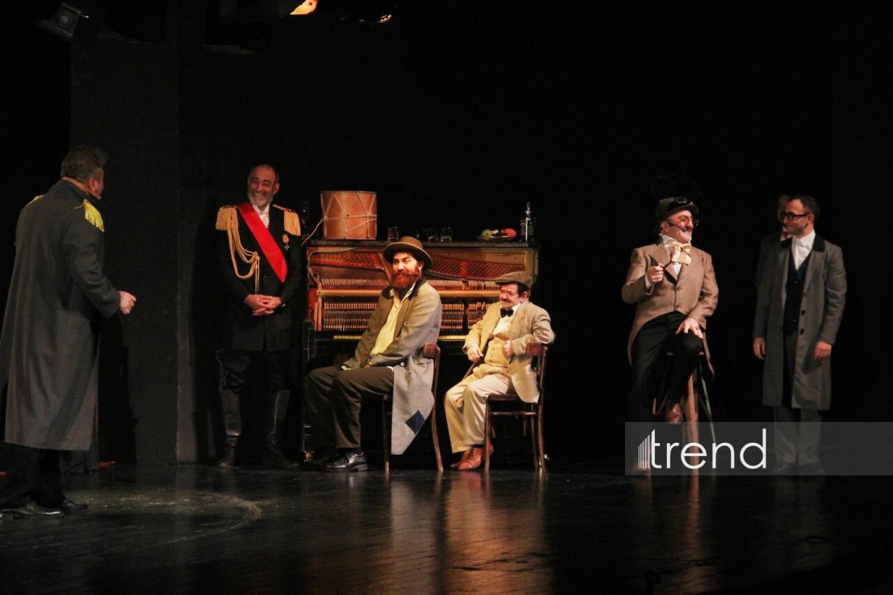 Деньги меняют не только облик города, но и самих людей... – "Нефтяной бум улыбается всем" в Баку встречен овациями