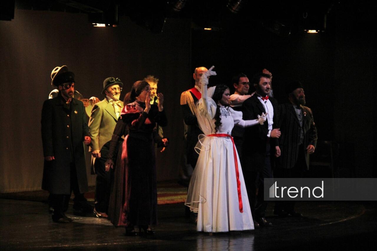 Деньги меняют не только облик города, но и самих людей... – "Нефтяной бум улыбается всем" в Баку встречен овациями