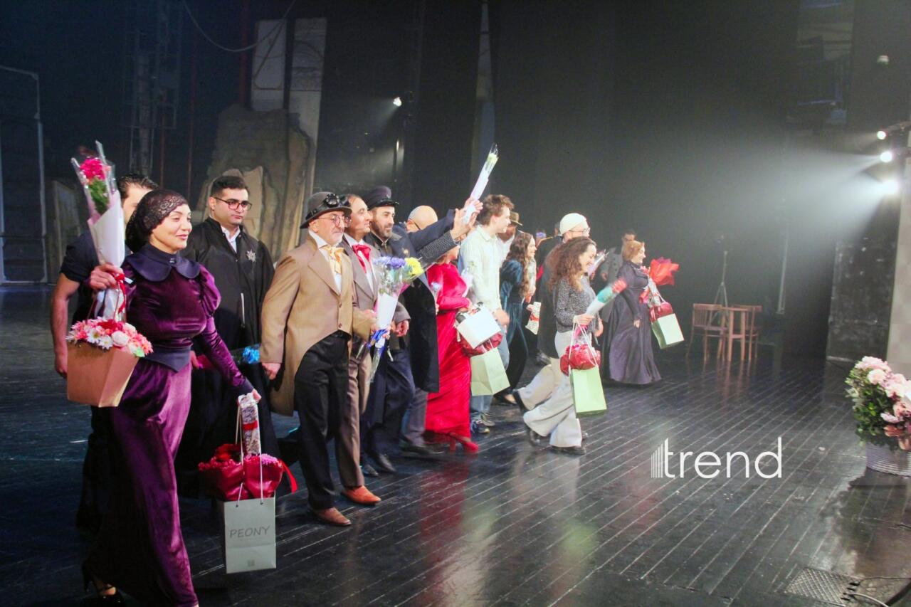 Деньги меняют не только облик города, но и самих людей... – "Нефтяной бум улыбается всем" в Баку встречен овациями