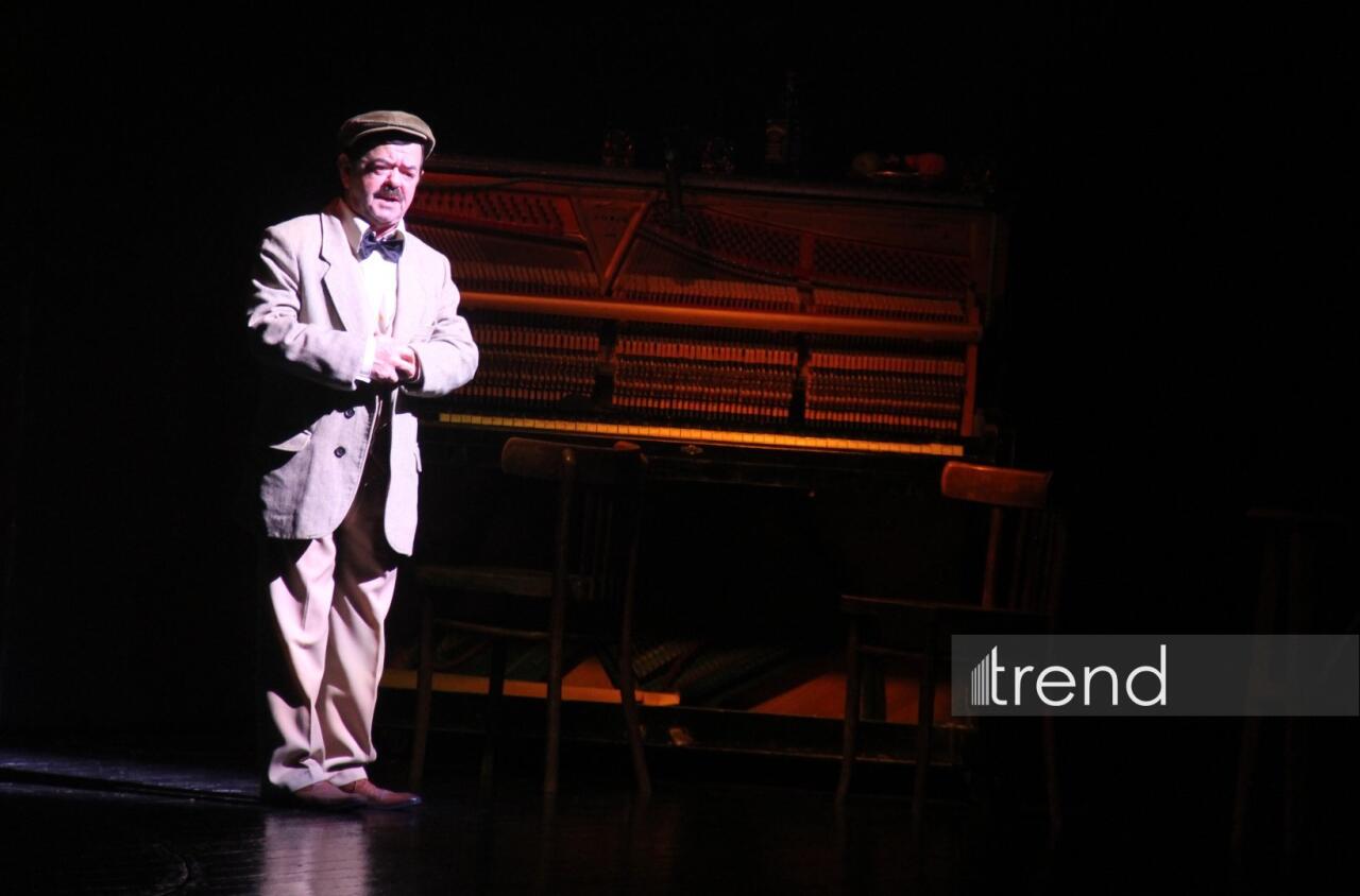 Деньги меняют не только облик города, но и самих людей... – "Нефтяной бум улыбается всем" в Баку встречен овациями