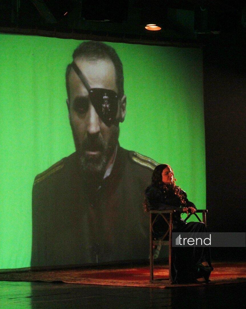 Деньги меняют не только облик города, но и самих людей... – "Нефтяной бум улыбается всем" в Баку встречен овациями