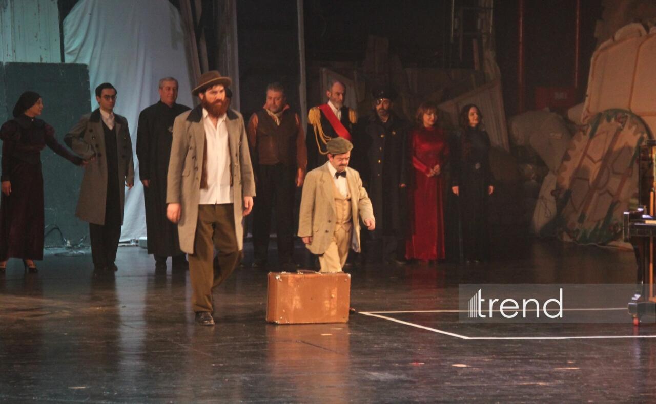 Деньги меняют не только облик города, но и самих людей... – "Нефтяной бум улыбается всем" в Баку встречен овациями