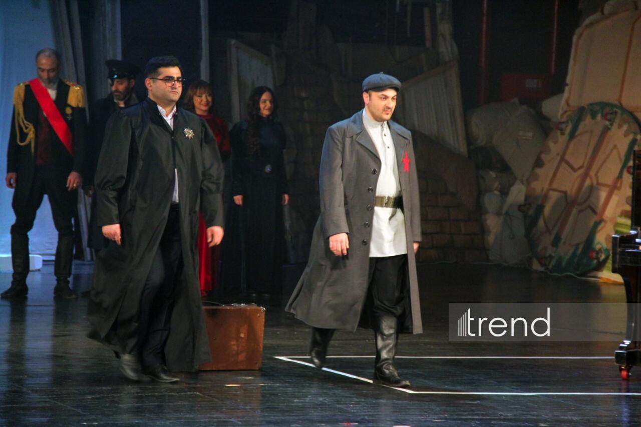 Деньги меняют не только облик города, но и самих людей... – "Нефтяной бум улыбается всем" в Баку встречен овациями