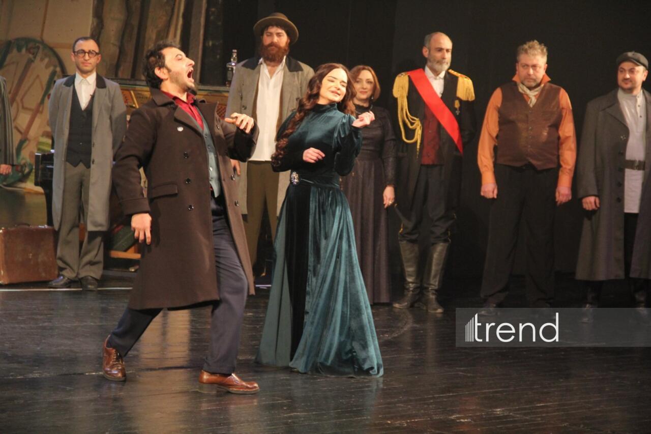 Деньги меняют не только облик города, но и самих людей... – "Нефтяной бум улыбается всем" в Баку встречен овациями