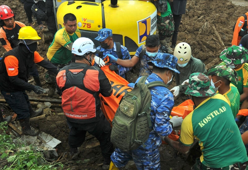 İndoneziyada baş verən torpaq sürüşməsi nəticəsində ölənlərin sayı 70-ə çatıb