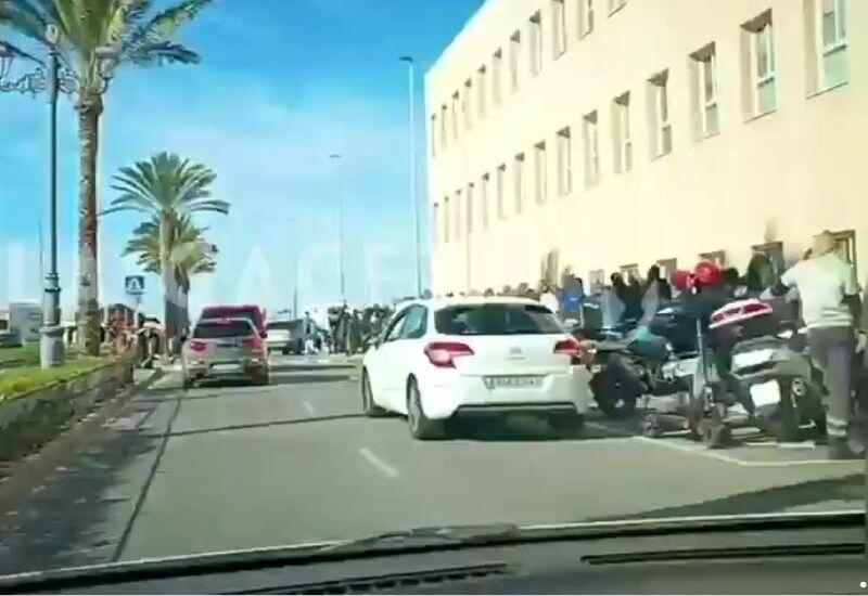 В Испании мигранты массово обращаются в полицию после указа о легализации