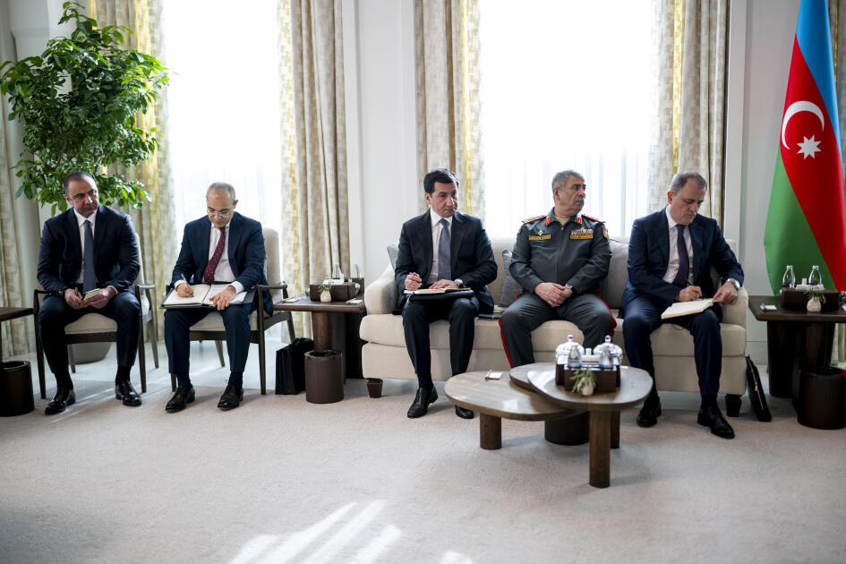 В Абу-Даби состоялась встреча Президента Ильхама Алиева с Президентом ОАЭ