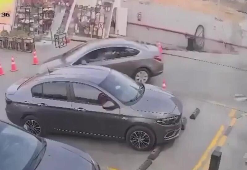 Два магазина обрушились в Каире