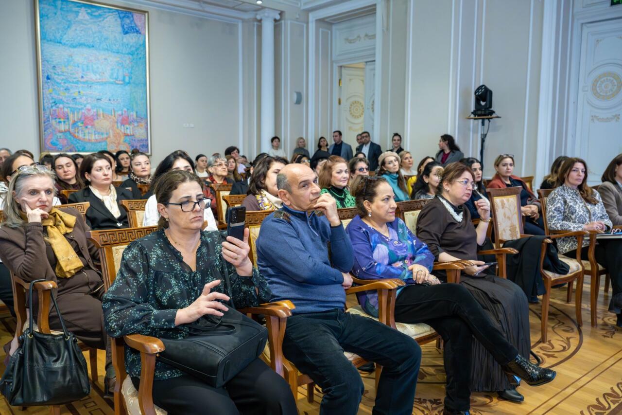 Станковая живопись Сардарского дворца Иревана и коллекция исламского искусства Национального музея Грузии