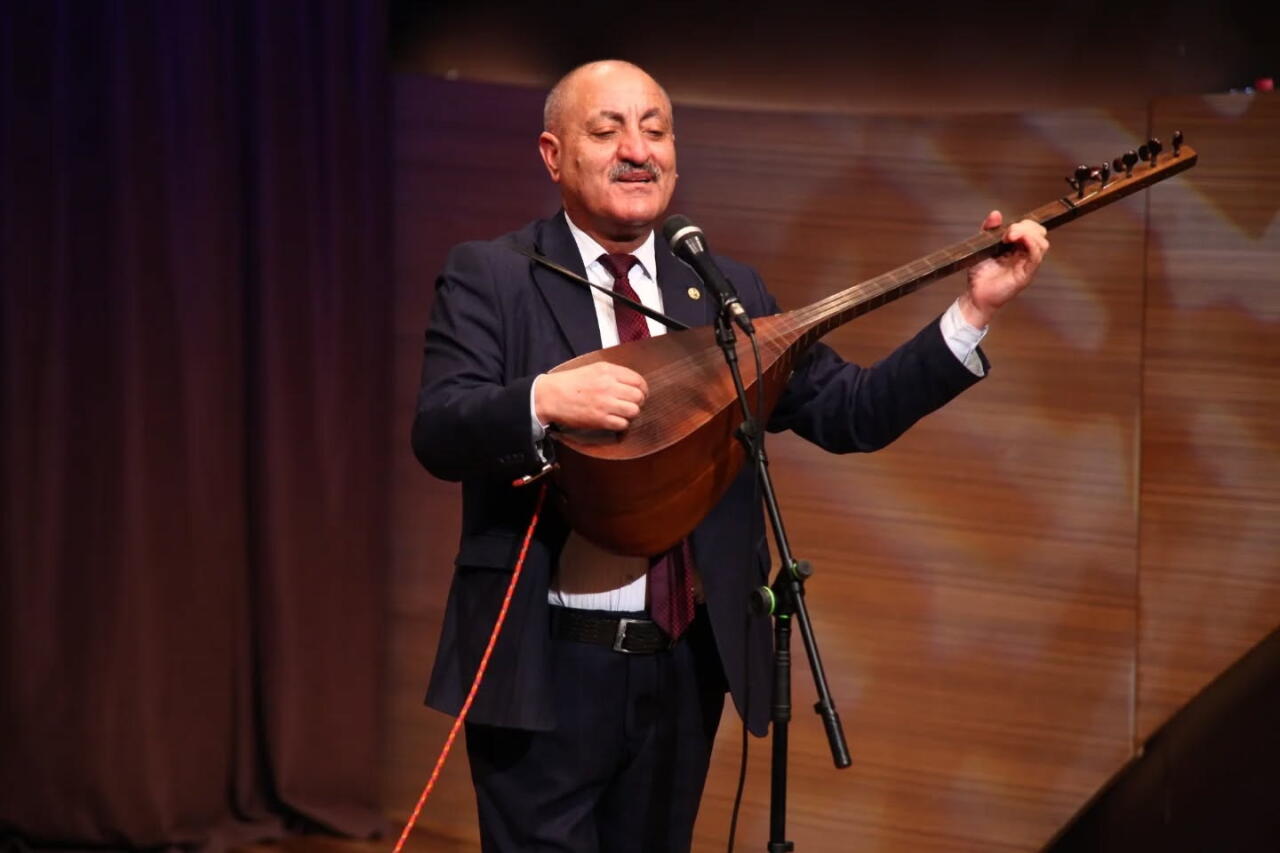 Памяти Адалета Насибова: вечер ашугской поэзии и музыки