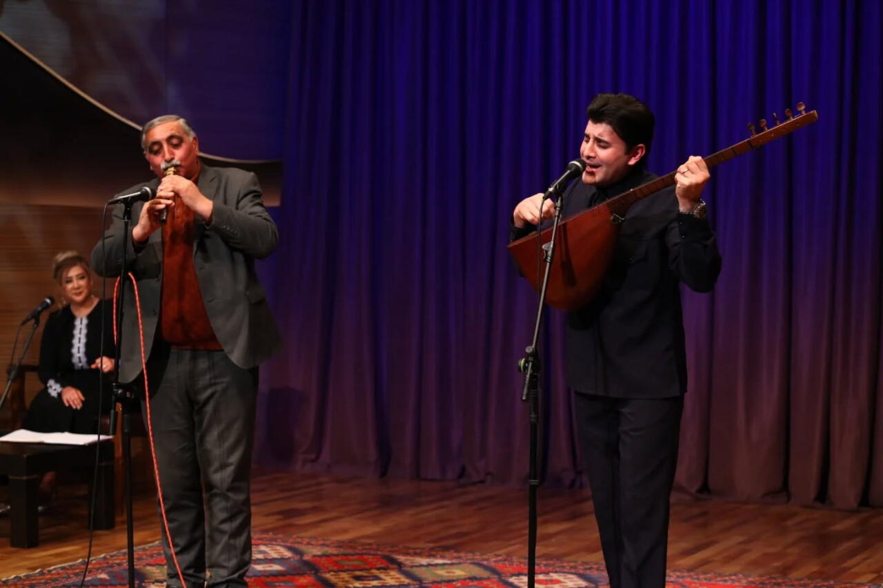 Памяти Адалета Насибова: вечер ашугской поэзии и музыки