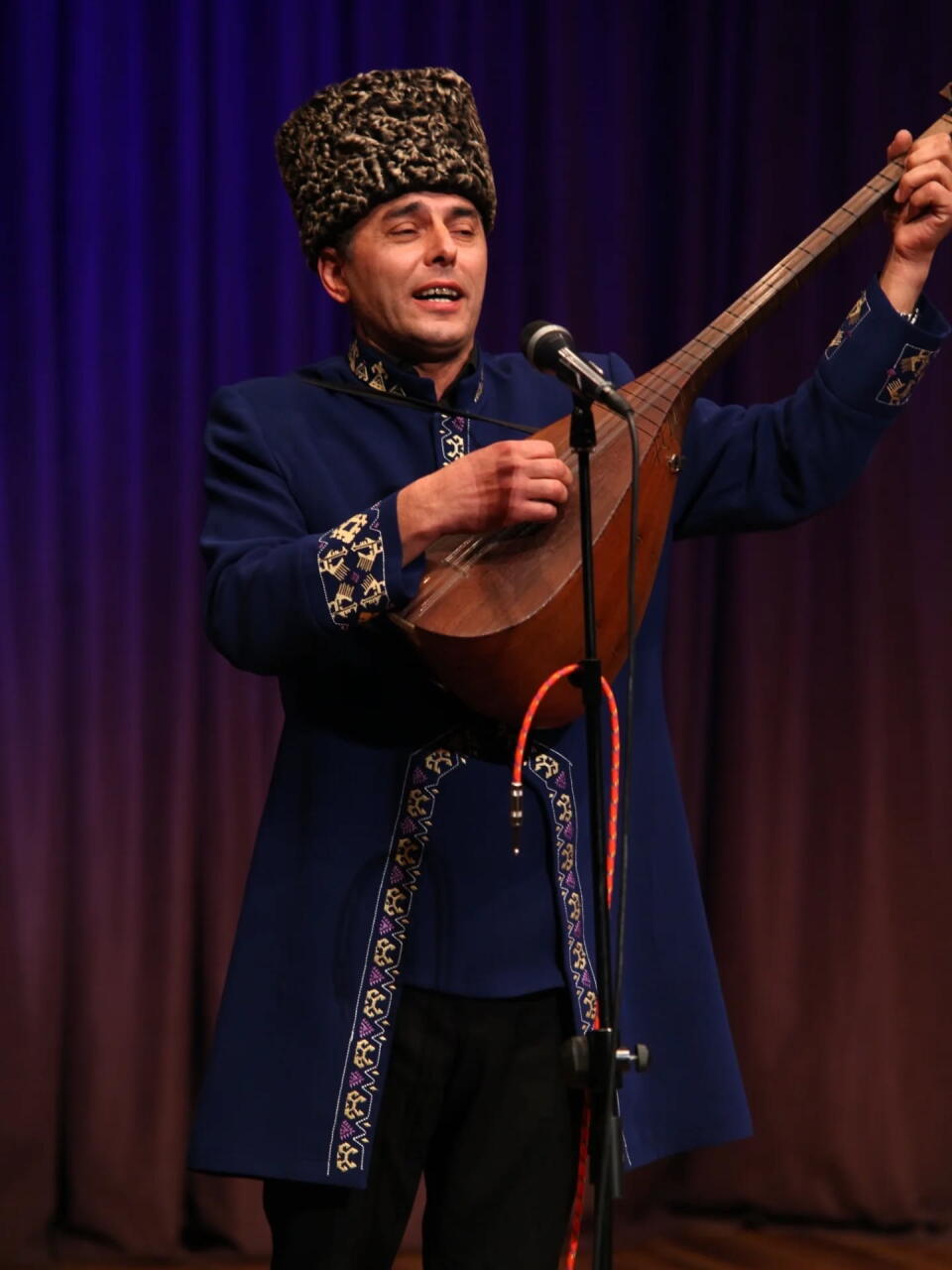 Памяти Адалета Насибова: вечер ашугской поэзии и музыки