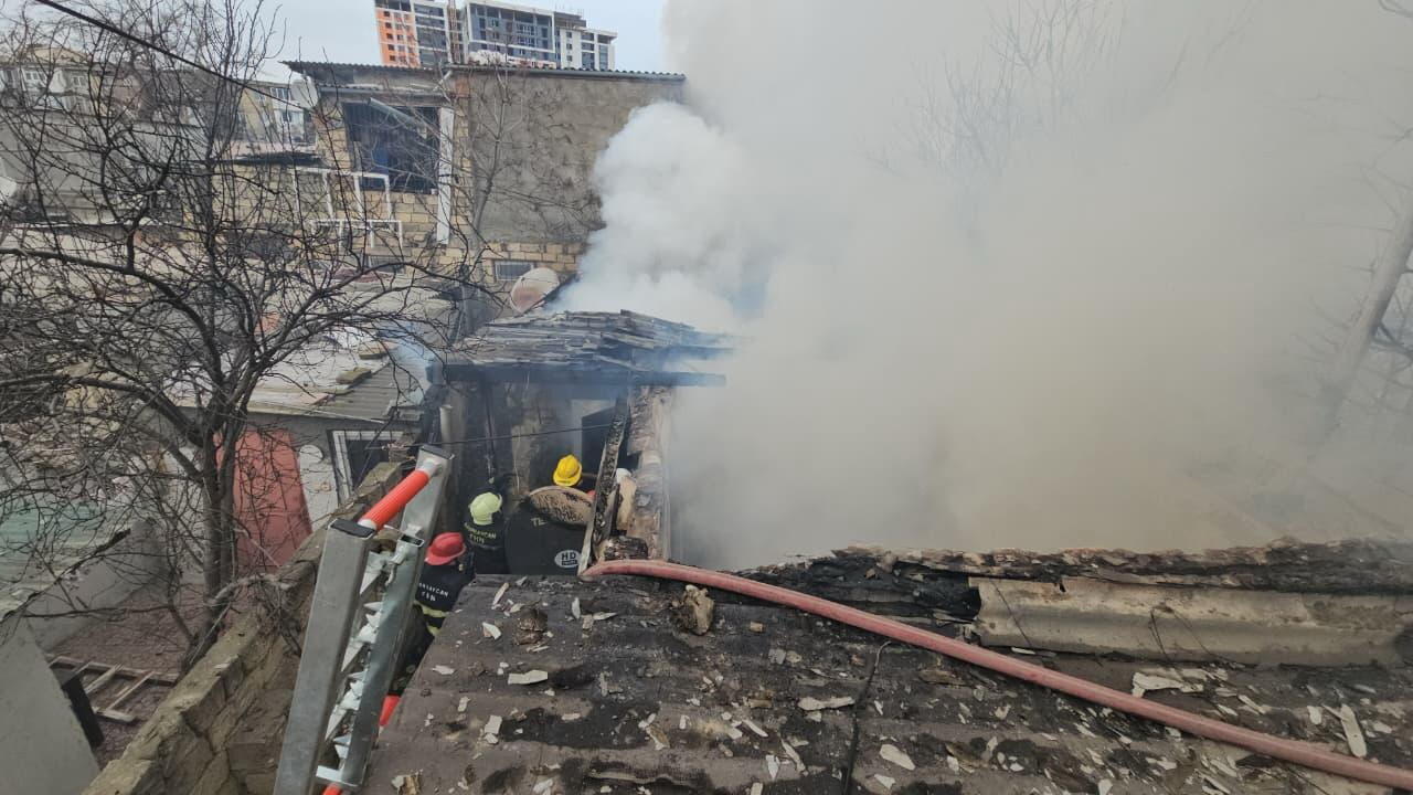 Пожар в доме в центре Баку ликвидирован