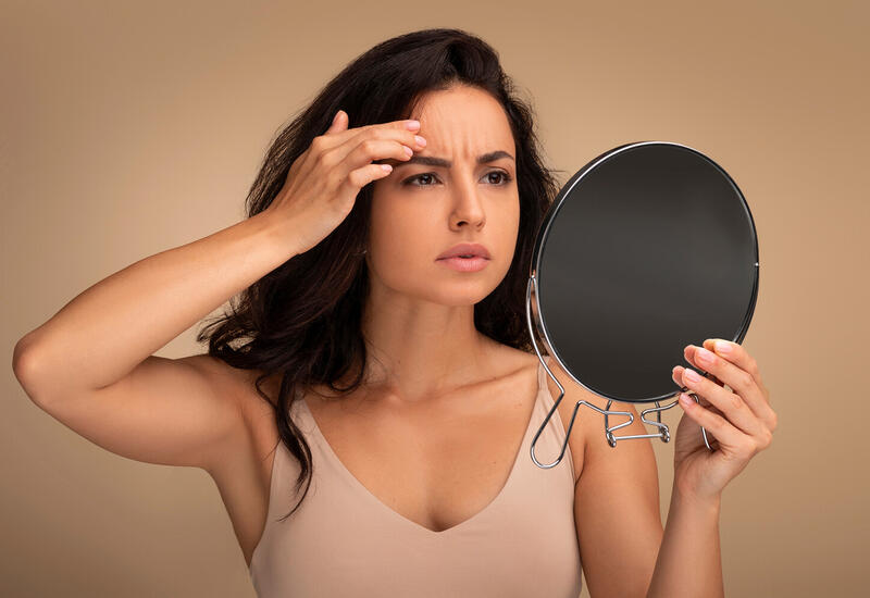 Ученые объяснили, когда опасны подергивания век и конечностей