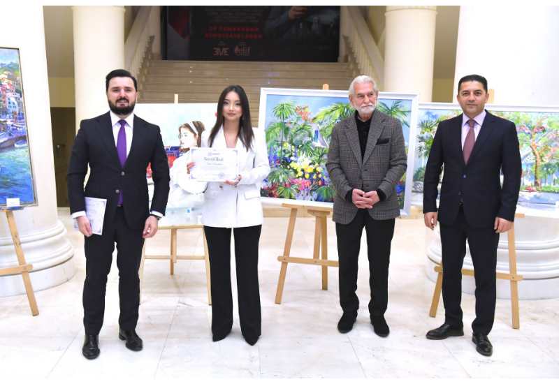 В Баку прошла выставка молодых художников, приуроченная ко Дню молодежи Азербайджана