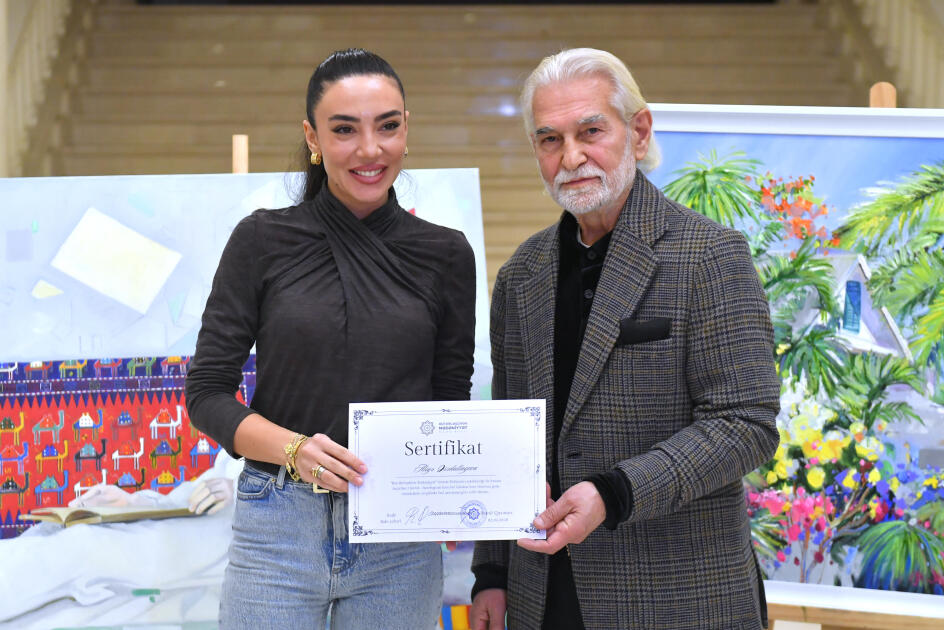 В Баку прошла выставка молодых художников, приуроченная ко Дню молодежи Азербайджана