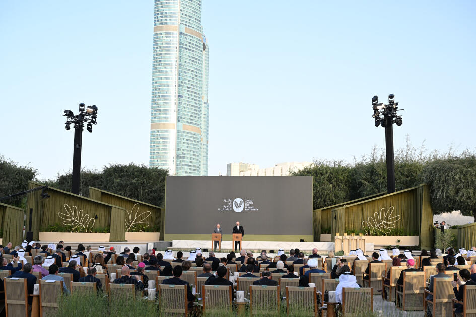 Prezident İlham Əliyevə Əbu-Dabidə “Zayed İnsan Qardaşlığı Mükafatı” təqdim olunub