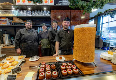 В Финляндии испечен самый большой в мире торт «Рунеберг»