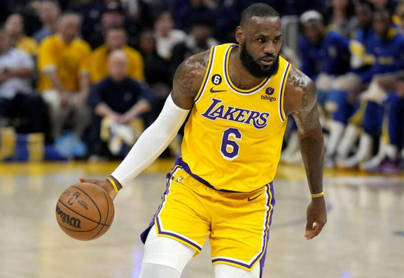 Леброн Джеймс не покинет "Лейкерс" до конца сезона