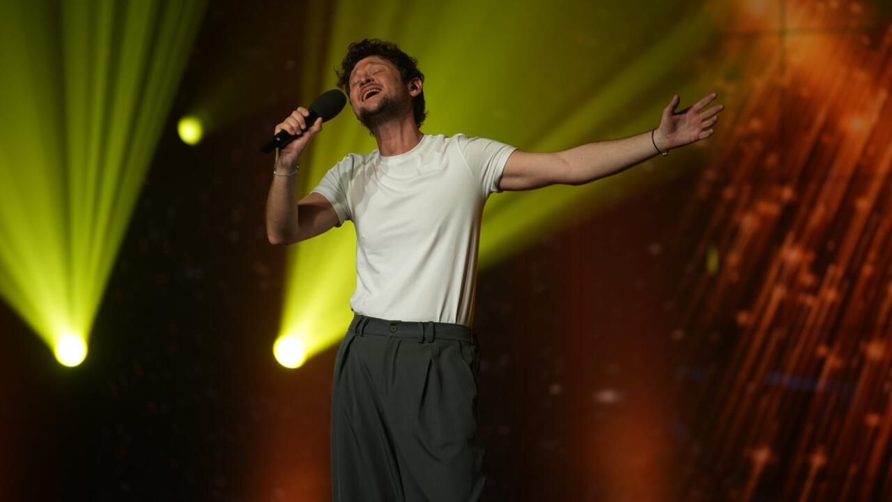 Эльдар Гасымов в статусе "легендарного победителя" стал гостем финала нацотбора Болгарии на "Евровидение-2026"