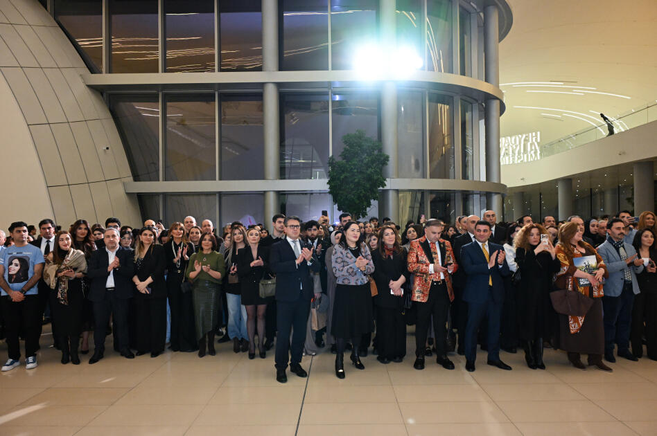 Heydər Əliyev Mərkəzində “Vəhşi təbiətin super qəhrəmanları” sərgisi açılıb