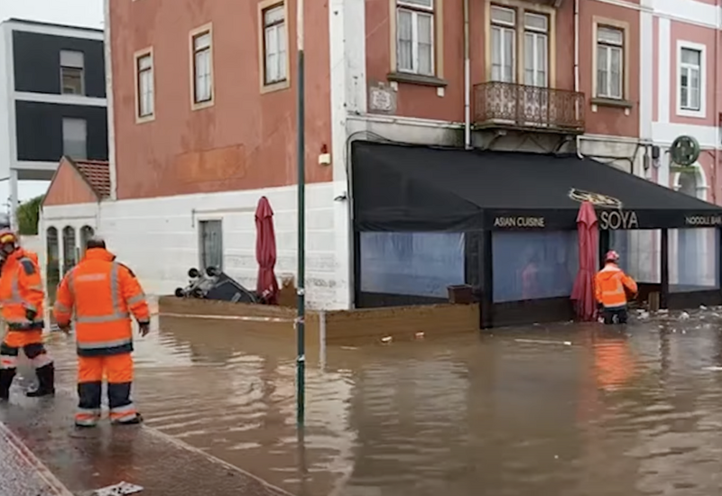 На Испанию и Португалию обрушились сильные ливни,