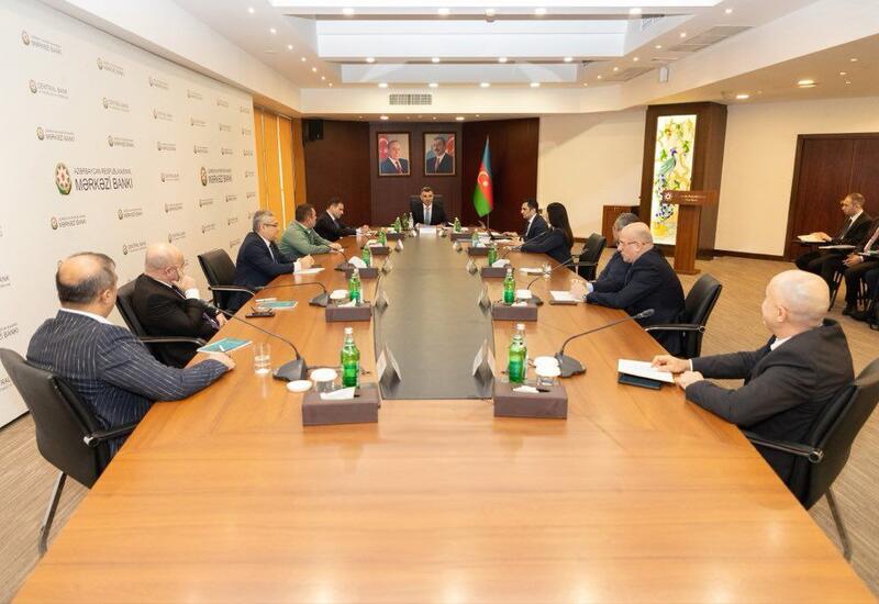 Mərkəzi Bankda ekspertlərlə makroiqtisadi proseslər müzakirə edildi
