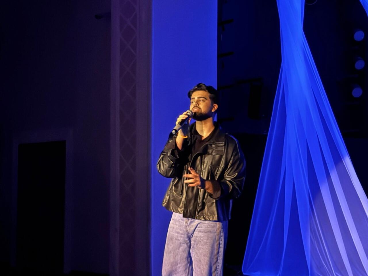 Ритм азербайджанской молодежи в неоновом цвете