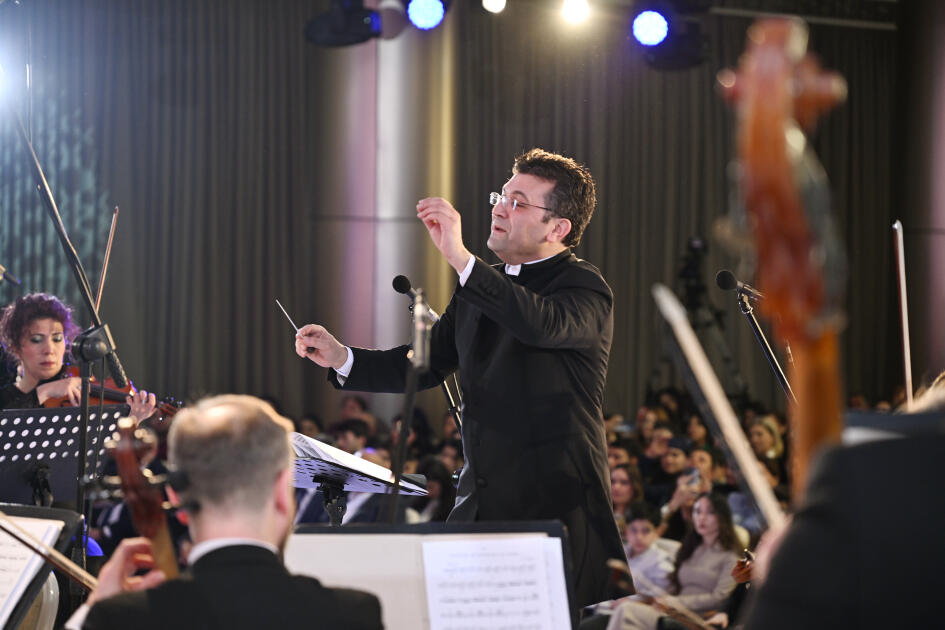 Qəbələdə “Qış nağılı” II Beynəlxalq Musiqi Festivalının açılışı olub