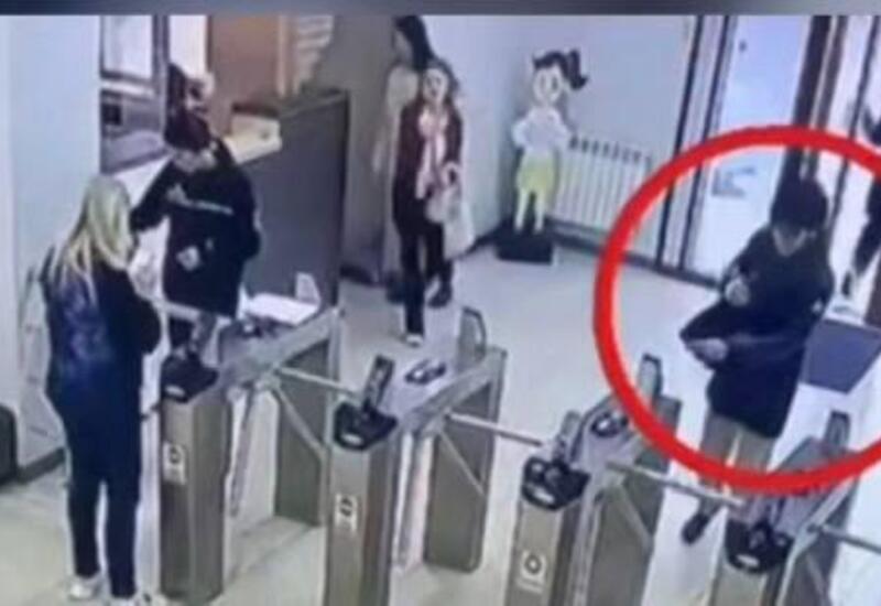 Вот как ученик пронес оружие в бакинский лицей