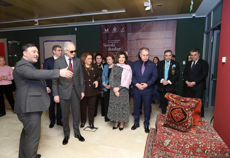 Уникальная экспозиция в Баку - экземпляры Корана, редких рукописных книг, ковров, металла…