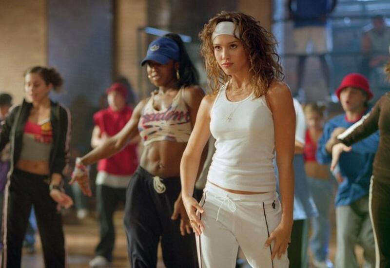 Спортивная одежда в стиле 2000-х вернулась в моду