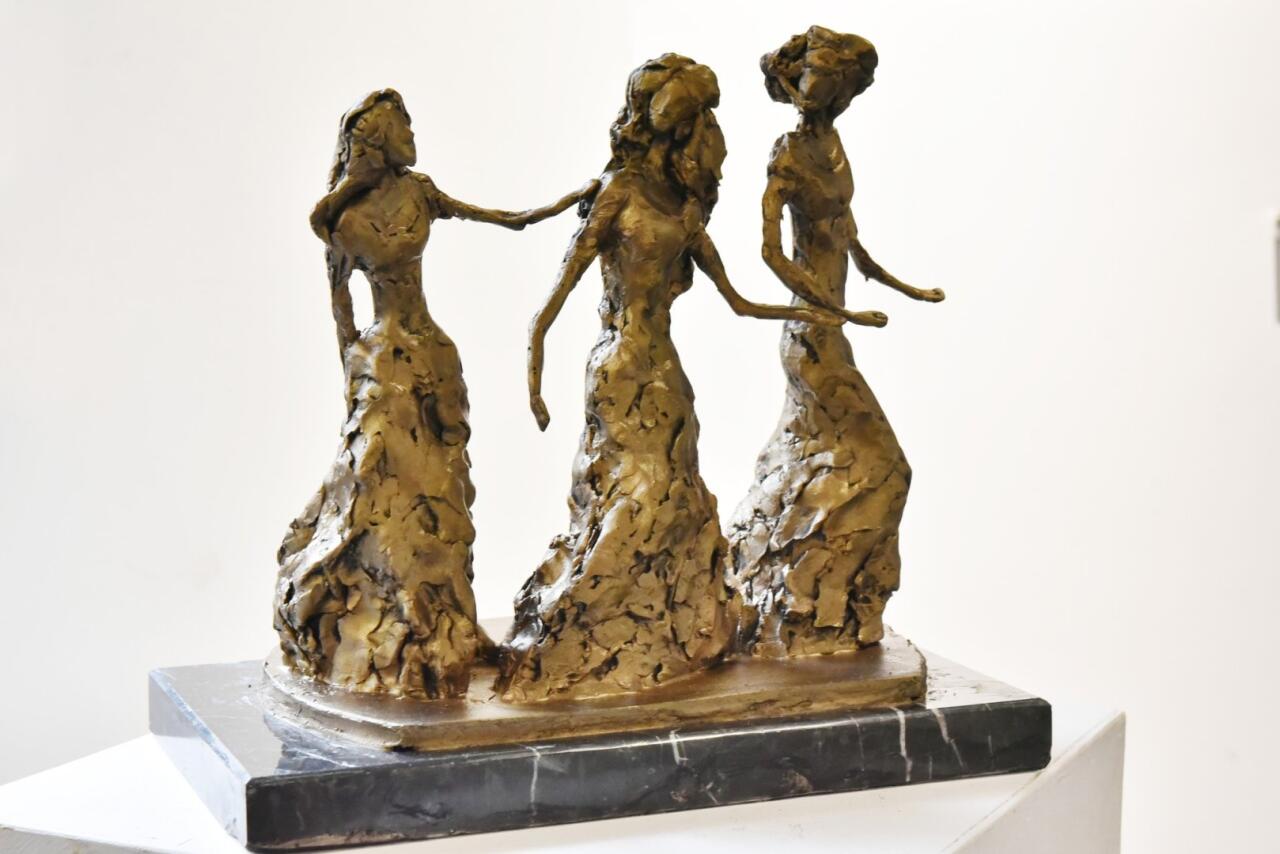 В Баку показали как вести разговор с окружающей реальностью