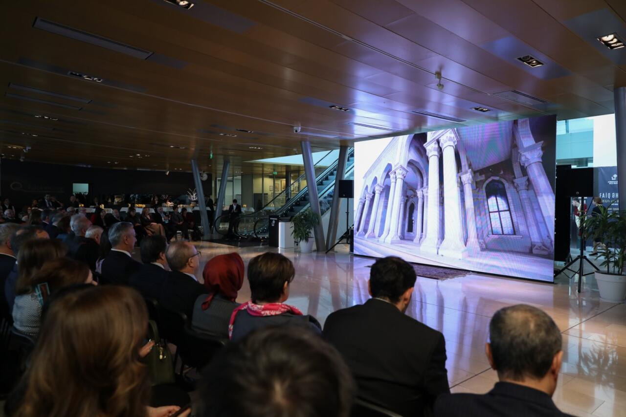 Уникальная экспозиция в Баку - экземпляры Корана, редких рукописных книг, ковров, металла…