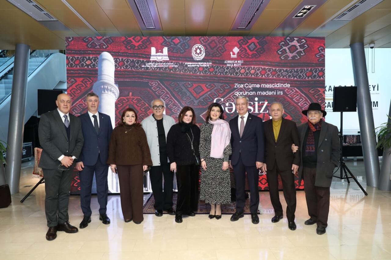 Уникальная экспозиция в Баку - экземпляры Корана, редких рукописных книг, ковров, металла…