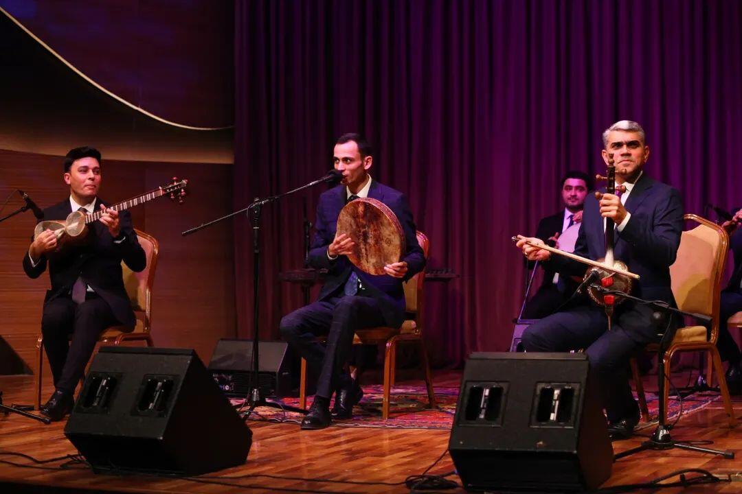 Азербайджанские красавицы: Вселенная свободы и импровизации