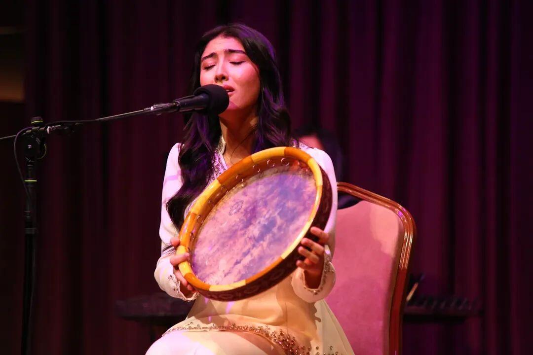 Азербайджанские красавицы: Вселенная свободы и импровизации