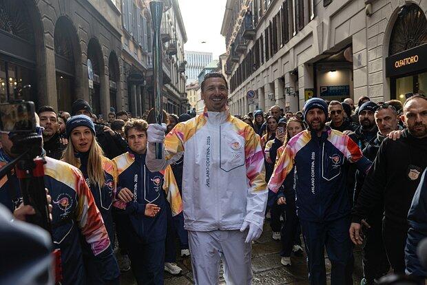 Златан Ибрагимович пронес олимпийский огонь по улицам Милана