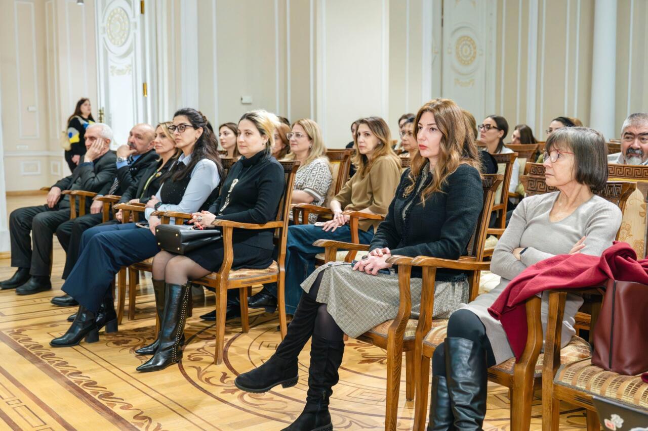 Человек музея - Кязым Кязымзаде: полвека служения национальному искусству