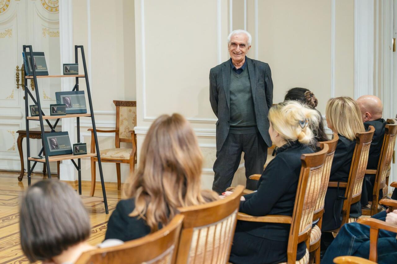 Человек музея - Кязым Кязымзаде: полвека служения национальному искусству