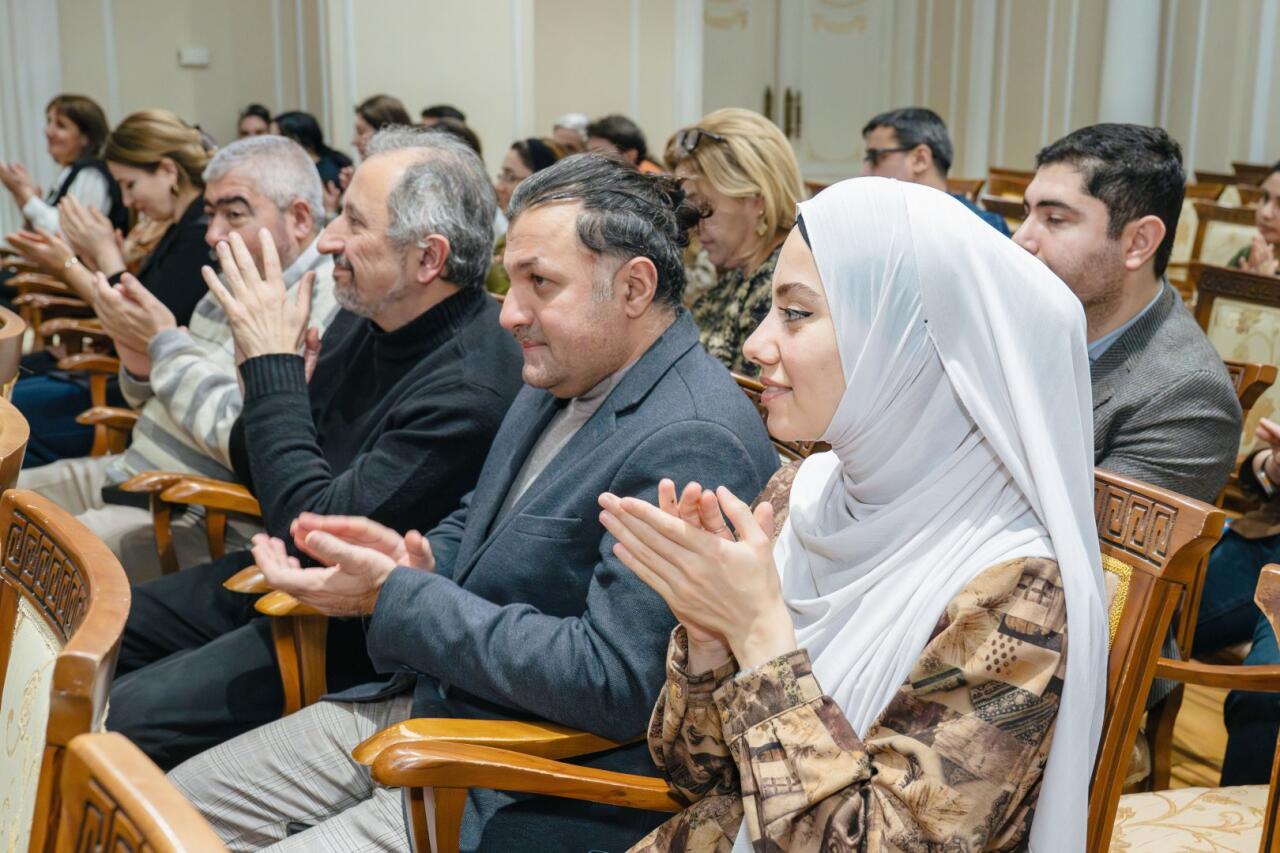 Человек музея - Кязым Кязымзаде: полвека служения национальному искусству